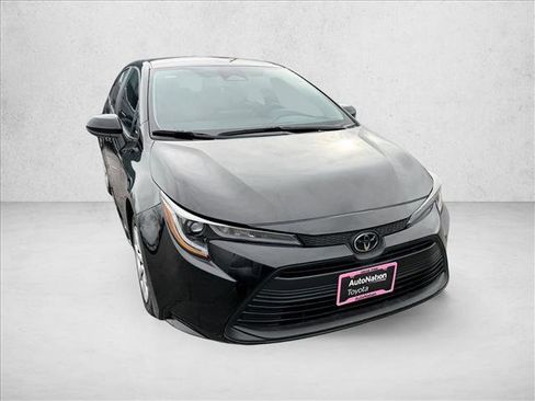 Used 2024 Toyota Corolla LE FWD image 3