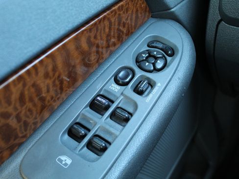 Used 2006 Dodge Ram 1500 Truck SLT image 27