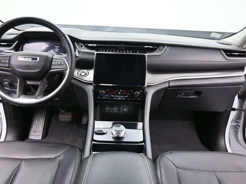 Used 2022 Jeep Grand Cherokee L Limited image 16