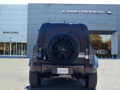 Certified 2025 Land Rover Defender 110 image 7