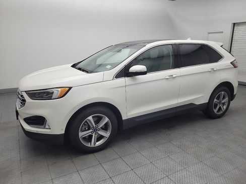 Used 2020 Ford Edge Titanium w/ Equipment Group 301A AWD/4WD image 2