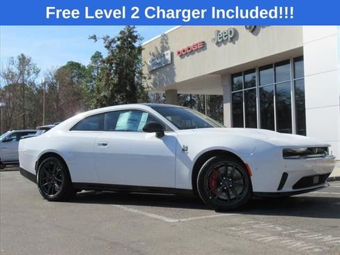 Used 2024 Dodge Charger R/T Scat Pack w/ Plus Group image 2