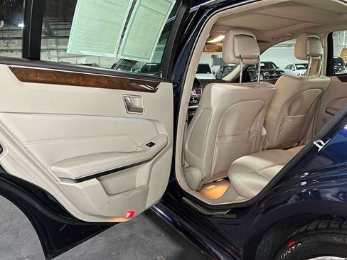 Used 2014 Mercedes-Benz E 350 4MATIC Sedan image 18