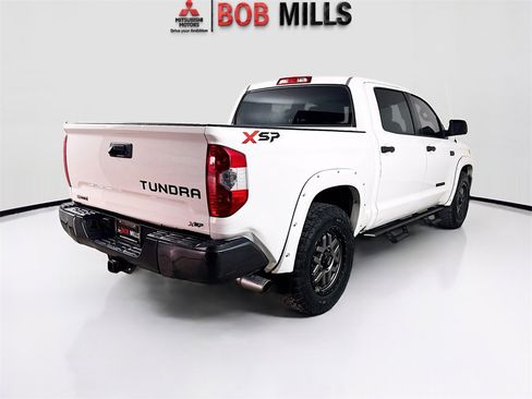 Used 2017 Toyota Tundra SR5 w/ SR5 Upgrade Package image 7