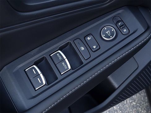 Used 2024 Honda Accord Sport image 11