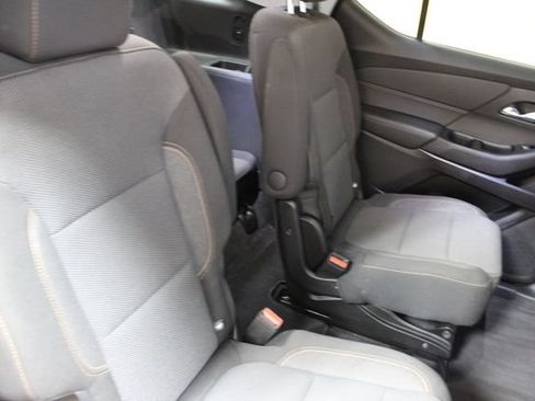 Used 2020 Chevrolet Traverse LT FWD image 9