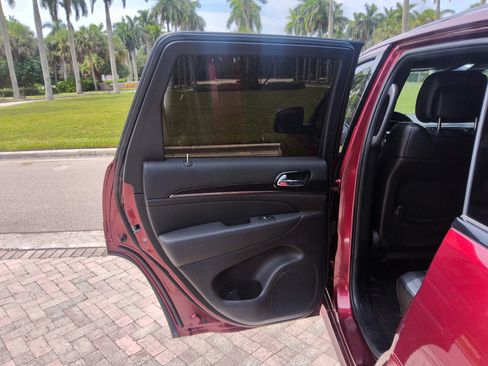 Used 2020 Jeep Grand Cherokee High Altitude AWD/4WD image 31