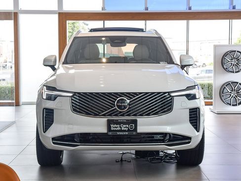 Used 2025 Volvo XC90 B5 Plus w/ Protection Package Premier image 2