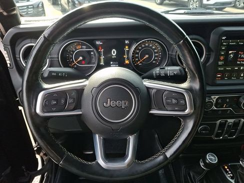 Used 2020 Jeep Wrangler Unlimited Sahara w/ Dual Top Group AWD/4WD image 15