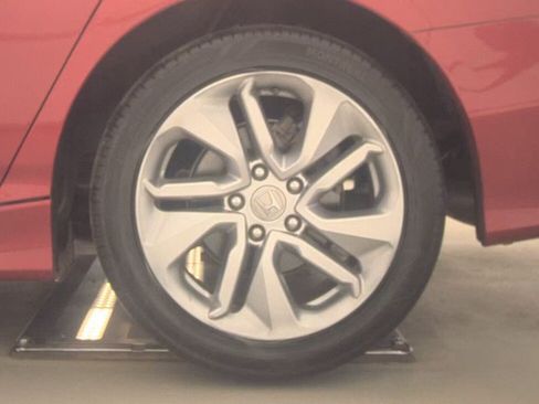 Used 2018 Honda Accord LX image 10
