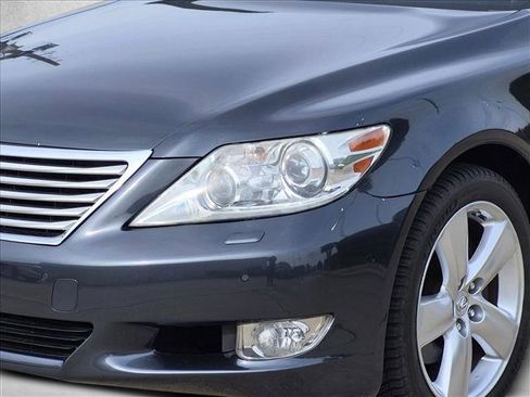 Used 2010 Lexus LS 460 RWD image 3