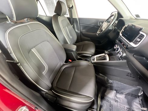 Used 2023 Hyundai Venue Limited FWD image 27