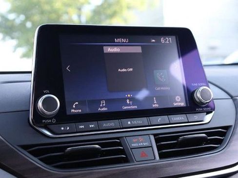 Certified 2025 Nissan Altima 2.5 SV FWD image 11