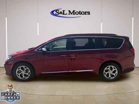 Certified 2023 Chrysler Pacifica Limited FWD image 5
