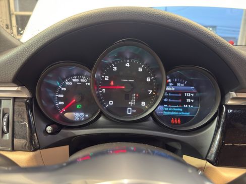 Used 2021 Porsche Macan AWD/4WD image 17