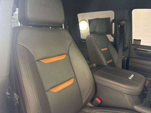Used 2025 GMC Sierra 2500 AT4 image 29