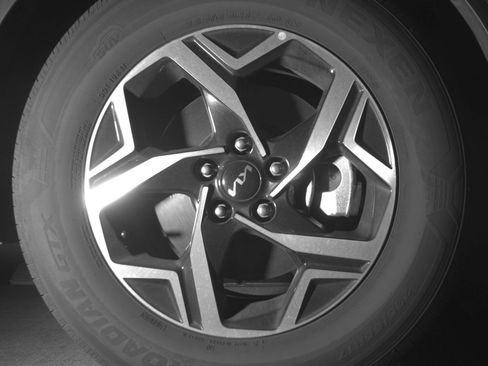 Used 2025 Kia Sportage LX FWD image 16