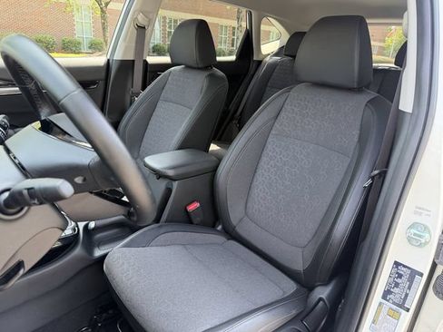 Certified 2025 Kia Seltos S AWD/4WD image 2