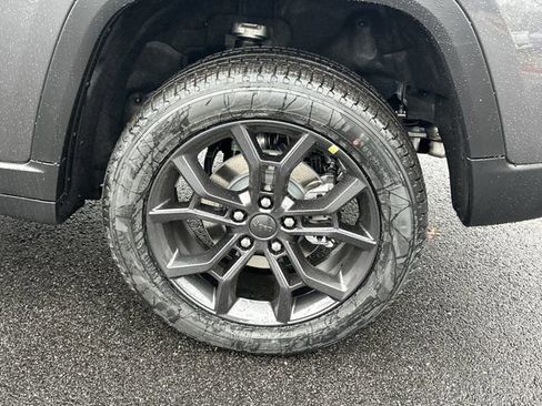 New 2025 Jeep Grand Cherokee Limited image 21