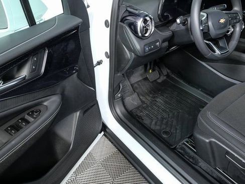 New 2026 Chevrolet Blazer EV LT image 8