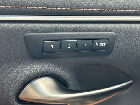 Used 2023 Lexus ES 250 w/ Premium Package AWD/4WD image 5