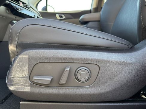 New 2026 Kia Carnival EX FWD image 10