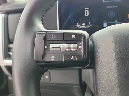 Used 2025 Hyundai Santa Fe SEL FWD image 19