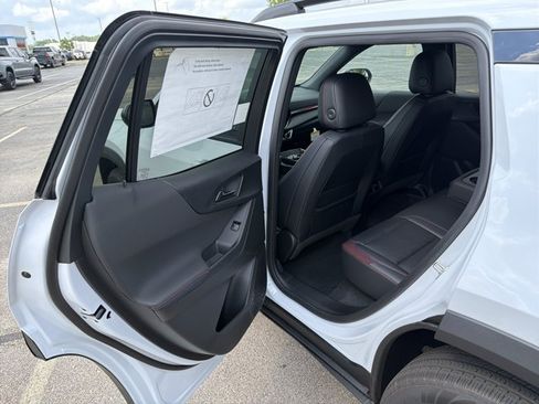 New 2026 Chevrolet Equinox RS w/ Convenience Package III AWD/4WD image 18
