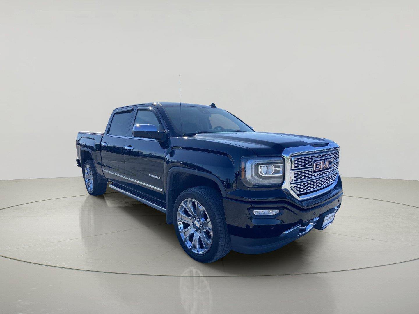 Used 2018 GMC Sierra 1500 Denali w/ Denali Ultimate Package AWD/4WD image 1