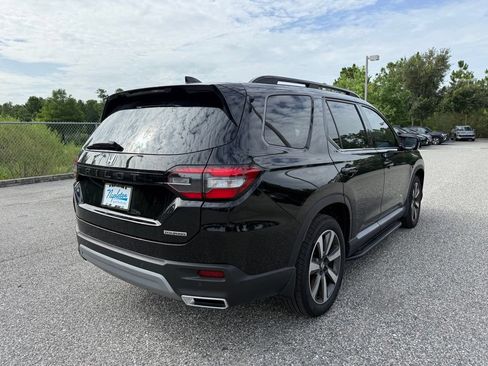Used 2025 Honda Pilot Touring image 8