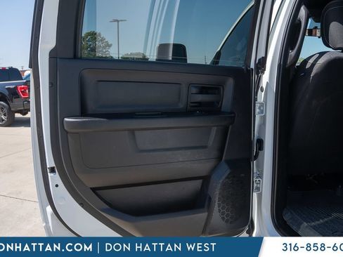 Used 2024 RAM 3500 Tradesman w/ Chrome Appearance Group AWD/4WD image 18