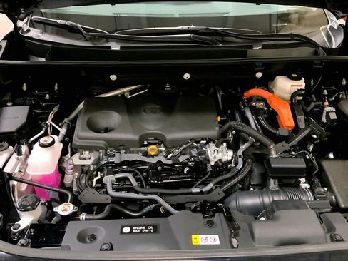 Certified 2025 Toyota RAV4 LE AWD/4WD image 31