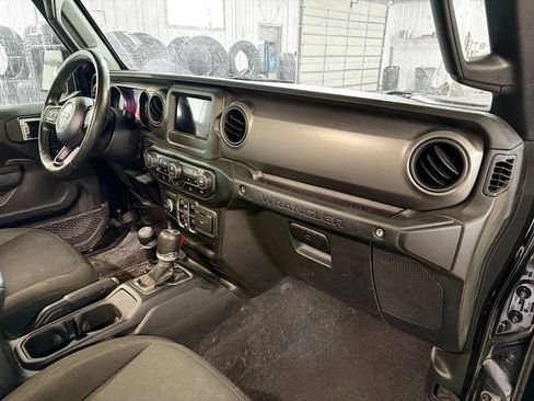 Used 2023 Jeep Wrangler Willys image 12