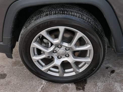 Used 2022 Jeep Compass Latitude image 15