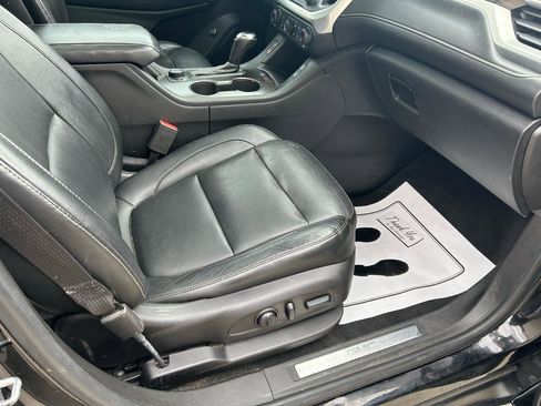 Used 2018 GMC Acadia SLT w/ LPO, Floor Liner Package FWD image 12