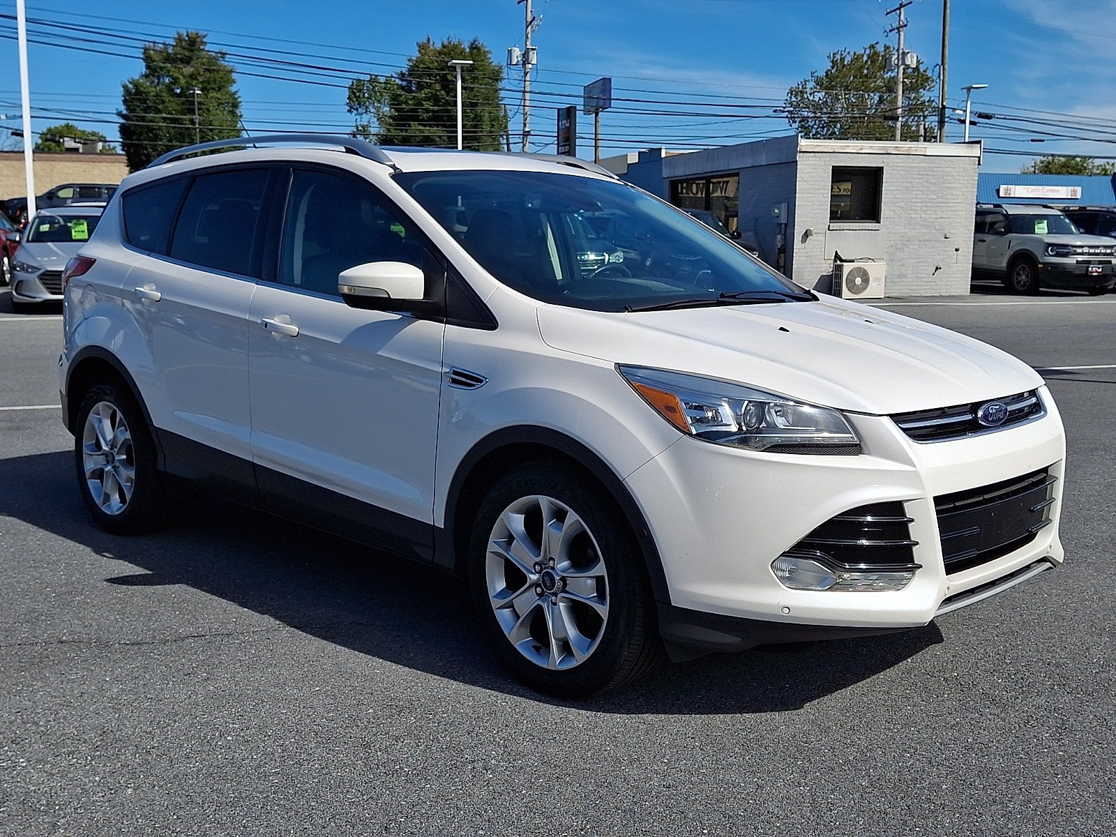 Used 2014 Ford Escape Titanium w/ Equipment Group 401A FWD image 3