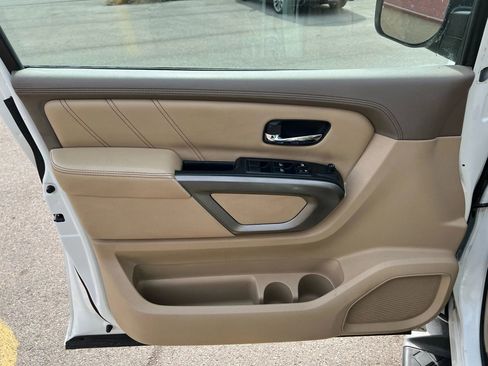 Used 2015 Nissan Armada SL w/ Moonroof Package RWD image 22