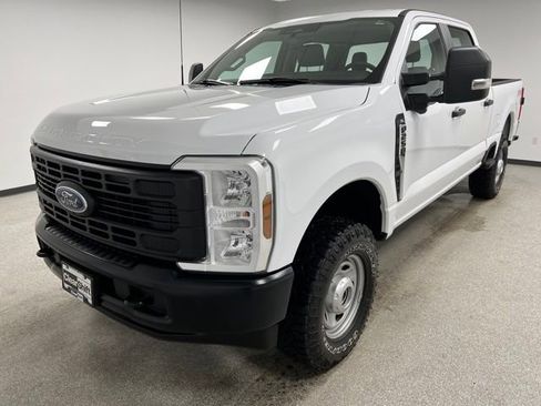 Used 2024 Ford F250 XL w/ 360-Degree Camera Package AWD/4WD image 4
