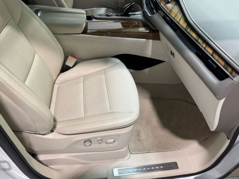 Used 2021 Cadillac Escalade Premium Luxury Platinum image 28