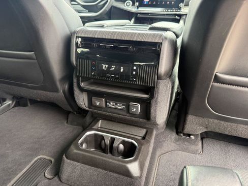 Used 2022 Jeep Wagoneer Series III w/ Convenience Group I AWD/4WD image 17