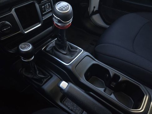 Used 2024 Jeep Wrangler Sport image 21