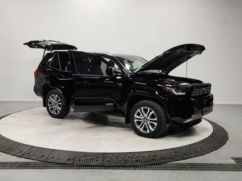 Used 2025 Toyota 4Runner Limited image 9