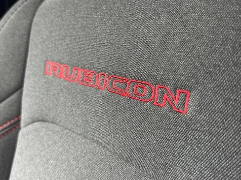 Used 2024 Jeep Gladiator Rubicon w/ Steel Bumper Group AWD/4WD image 3