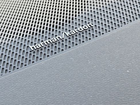 Certified 2023 Volvo XC40 Recharge Ultimate image 23