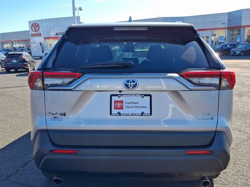Used 2022 Toyota RAV4 LE image 5