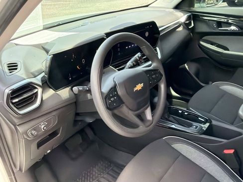 Used 2024 Chevrolet TrailBlazer LT w/ Driver Confidence Package FWD image 30