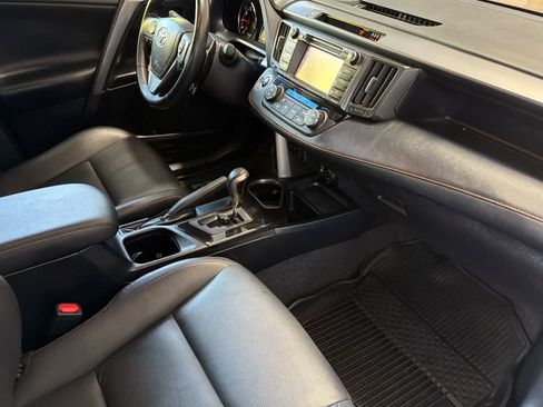 Used 2018 Toyota RAV4 SE w/ Power Extra Value Package FWD image 16