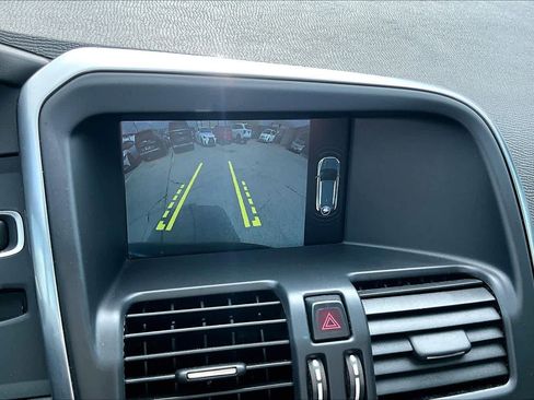 Used 2016 Volvo XC60 T6 R-Design image 24