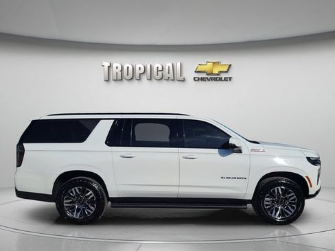 Used 2026 Chevrolet Suburban Z71 w/ Comfort Package AWD/4WD image 6