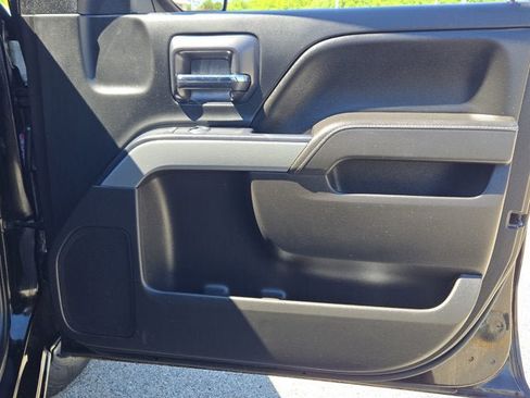 Used 2017 Chevrolet Silverado 1500 LT w/ Midnight Edition AWD/4WD image 6
